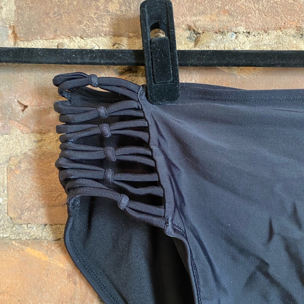 High waisted, medium coverage black bikini sz M